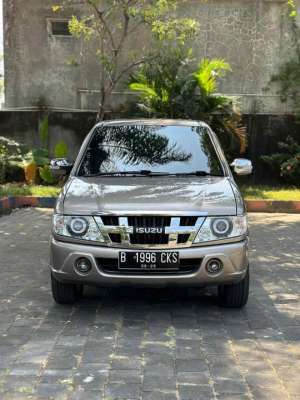 Jual bekas Isuzu Panther Grand Touring Manual 2015,lokasi di Banten
