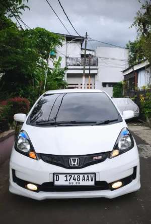 Jual bekas Jazz RS MMC AT KM Low Fullset Setangan,lokasi di 