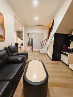 JUAL CEPAT Rumah di Kawasan Spring Canary, Gading Serpong lokasi di Pagedangan, tersedia melalui melalui situs Olx