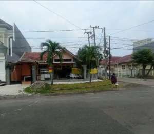 Jual rumah 1lt hoek Jalan utama Nirwana Eksekutif blok CC Surabaya lokasi di Rungkut, tersedia melalui melalui situs Olx