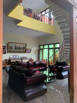 Jual Rumah Jakarta Barat Jembatan Lima Sawah Lio lokasi di Tambora, tersedia melalui melalui situs Olx