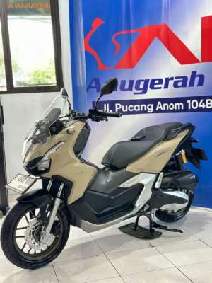 Jual bekas KM 6RB - HONDA ADV 160 ABS TH 2024 UNIT SUPER,lokasi di Pakal