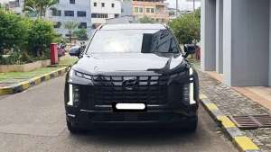 Jual bekas km22 rb hyundai palisade signature awd 4x4 2023 hitam sunroof,lokasi di 