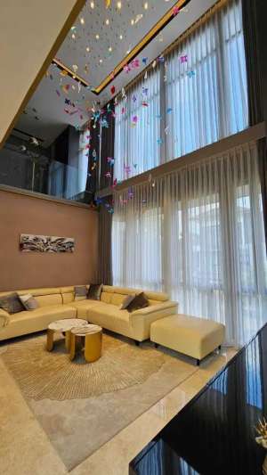 Langka Rumah Mewah Ada Kolam Renang Cluster Lakewood Nava Park lokasi di Pagedangan, tersedia melalui melalui situs Olx