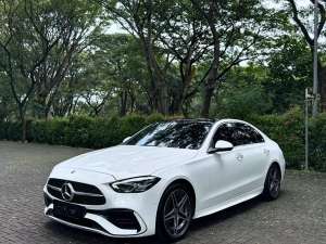 Jual bekas Like NEW Mercedes Benz C300 AMG 2023 W206 CLA200 330i 530i GLC200,lokasi di 