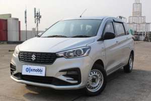Jual bekas Like New Suzuki Ertiga 1.5 GA Bensin-MT 2023 Silver,lokasi di 