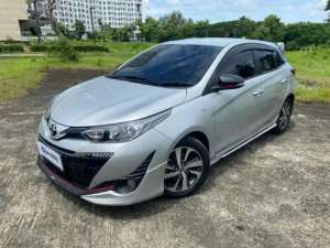 Jual bekas Low KM Toyota Yaris 1.5 TRD Sportivo Bensin-AT 2019 Silver LAAH,lokasi di 