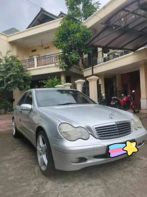 Jual bekas Mercedes-Benz C200 2002 Bensin,lokasi di 