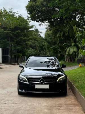 Jual bekas Mercedes benz c200 eq boost w205 2020 hitam black c200 2019 c200 2021,lokasi di 