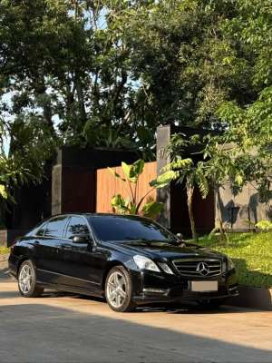 Jual bekas Mercedes benz e250 amg w212 2013 hitam black mercy e250 2014 e250 2015,lokasi di 