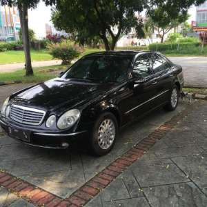 Mercedes Benz E2602005 Tipe W211 , tersedia melalui melalui situs Tokopedia