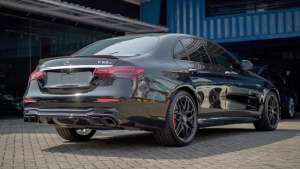 Jual bekas Mercedez Benz E63S AMG,lokasi di 