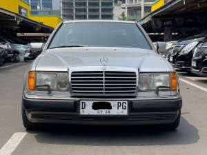 Jual bekas MERCY 300CE AT SILVER 1989 2 DOOR TERJAMIN NEGO SAMPAI DEAL,lokasi di Jakarta DKI