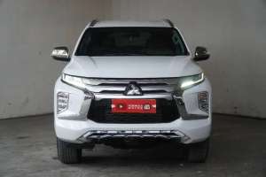 Jual bekas Mitsubhisi pajero dakar ultimate AT 2022 Putih,lokasi di 