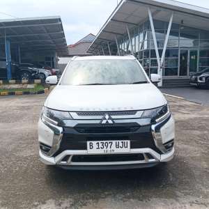 Jual bekas MITSUBISHI OUTLANDER PHEV HYBRID AT TAHUN 2019,lokasi di Jawa Barat