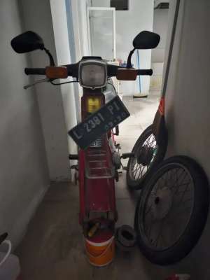 Jual bekas Motor Yamaha V80 jadul,lokasi di Pakuwon