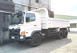 Jual bekas MULUSbanBARU MURAH Hino tronton 6x4 dumptruck 2022 dumptruk dump,lokasi di Jakarta DKI