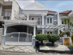 Murah Rumah Classic 2 Lantai Baru Renovasi di Villa Valensia Pakuwon lokasi di Pakuwon, tersedia melalui melalui situs Olx