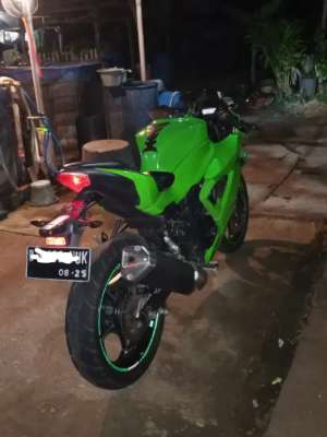 Jual bekas Ninja 250R mono,lokasi di Gading Serpong