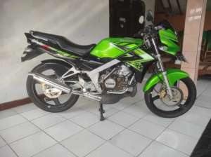 Jual bekas NINJA R ISTIMEWA ORIGINAL,lokasi di Sukmajaya