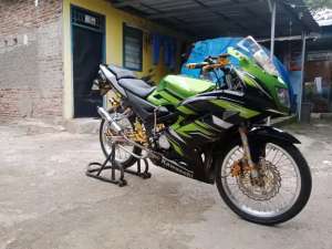Jual bekas Ninja rr warna hijau,lokasi di Cakung