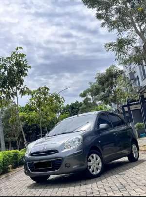 Jual bekas Nissan March 2012 Mulus,lokasi di 