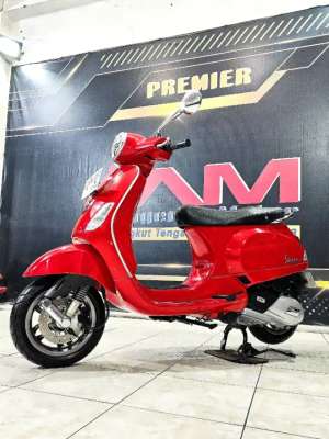 Jual bekas Piaggio Lx125 i-get km.948asli red Glossy 2023. Anugerah motor rungkut,lokasi di Wonocolo