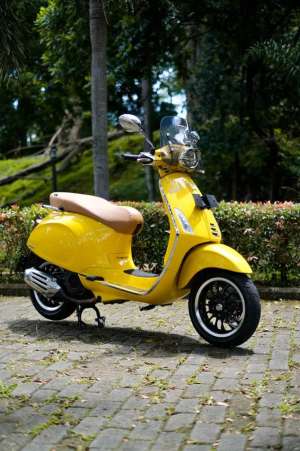 Jual bekas PIAGGIO VESPA MATIC SPRINT 150 IGET FACELIFT 2019 BISA KREDIT,lokasi di Bekasi Timur