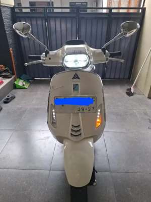 Jual bekas PIAGGIO VESPA MATIC SPRINT IGET 2022,lokasi di Mustika Jaya
