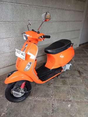 Jual bekas Piaggio Vespa S3V Orange 2013,lokasi di Cempaka Putih