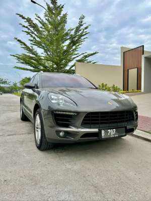Jual bekas Porsche macan 2016 grey abu macan 2017 macan 2015 pekanbaru cayenne,lokasi di 