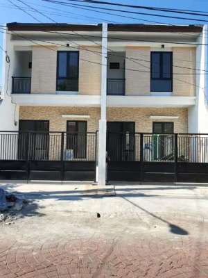 Rmh baru 2LT mewah,di perum nirwana eksekutif lokasi di Sukolilo, tersedia melalui melalui situs Olx