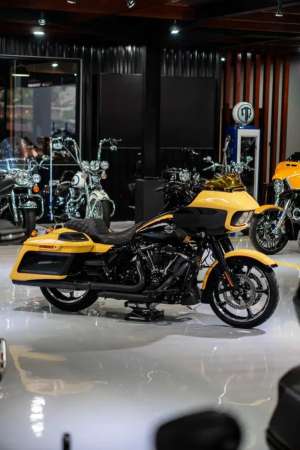 Jual bekas ROAD GLIDE SPECIAL 2023 Industrial Yellow,lokasi di Ciampea