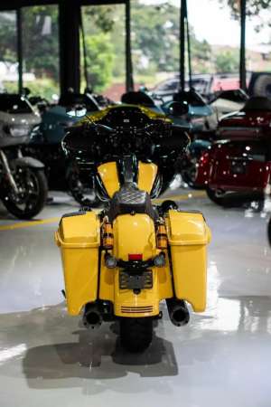 Jual bekas ROAD GLIDE SPECIAL 2024 Industrial Yellow,lokasi di Bandung Wetan