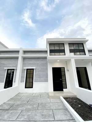 Rumah 1 ato 2 Lt Start 600Jt Ready ato Indent di Kebraon Surabaya lokasi di Karangpilang, tersedia melalui melalui situs Olx