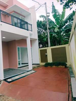 RUMAH 2 LANTAI CURUG BOJONGSARI 650 JUTAAN lokasi di Bojongsari, tersedia melalui melalui situs Olx