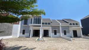 rumah 2 lantai tengah kota sidoarjo magersari lokasi di Buduran, tersedia melalui melalui situs Olx