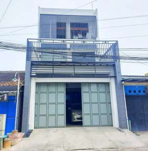 Rumah 2.5 lantai bagus dekat ke Tol Gondangrejo lokasi di Gondangrejo, tersedia melalui melalui situs Olx