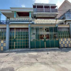 Rumah 3 Lantai Besar dan Luas di Kawasan Mawar Kota Prob lokasi di Mayangan, tersedia melalui melalui situs Olx