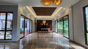 RUMAH BANGUNAN MANDIRI PUSPITALOKA BSD KONSEP RESORT BALI lokasi di Bumi Serpong Damai, tersedia melalui melalui situs Olx