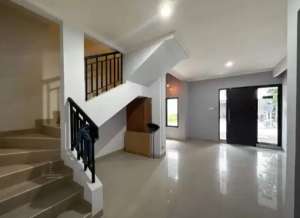 Rumah Casa Jardin 7x15 Kosong masih bagus lokasi di Daan Mogot, tersedia melalui melalui situs Olx