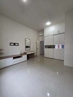 Rumah Daerah Adam Malik - Amir Hamzah lokasi di Medan Barat, tersedia melalui melalui situs Olx