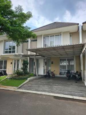 Rumah Mewah Modern 2 muka ada kolam renang di Cibubur lokasi di Gunung Putri, tersedia melalui melalui situs Olx