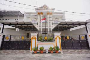Rumah Mewah Terawat 15 Mnt ke Pintu Tol Bambu Apus 2 Siap Nego J-25395 lokasi di Cipayung, tersedia melalui melalui situs Olx