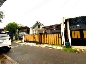 rumah murah di belakang solo Square mall pajang Laweyan lokasi di Pajang, tersedia melalui melalui situs Olx