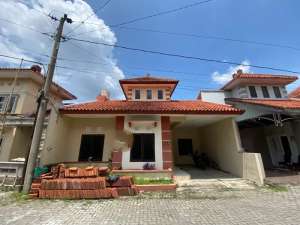 rumah murah lahan luas 224 m2 di perumahan cluster Gentan lokasi di Baki, tersedia melalui melalui situs Olx