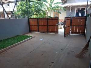 Rumah seken dp dua lima juta rp di Sawangan bedahan lokasi di Sawangan, tersedia melalui melalui situs Olx