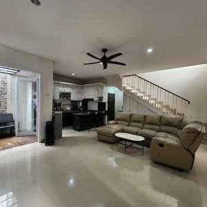 Rumah Siap Huni Bintaro Jual Cepat Hanya 5 Menit Stasiun Pondok Ranji lokasi di Pondok Aren, tersedia melalui melalui situs Olx