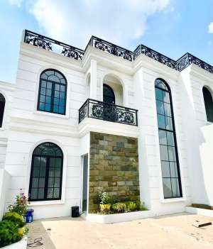 Rumah Super Megah Eropa di Cibubur Free Biaya-Biaya, Dekat ke LRT lokasi di Cibubur, tersedia melalui melalui situs Olx