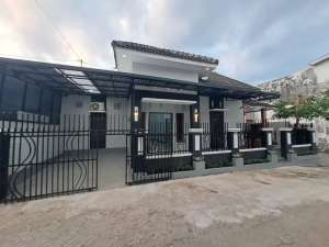 RumahTanah Luas dalam perumahan dekat Transmart Maguwoharjo Murah lokasi di Depok, tersedia melalui melalui situs Olx